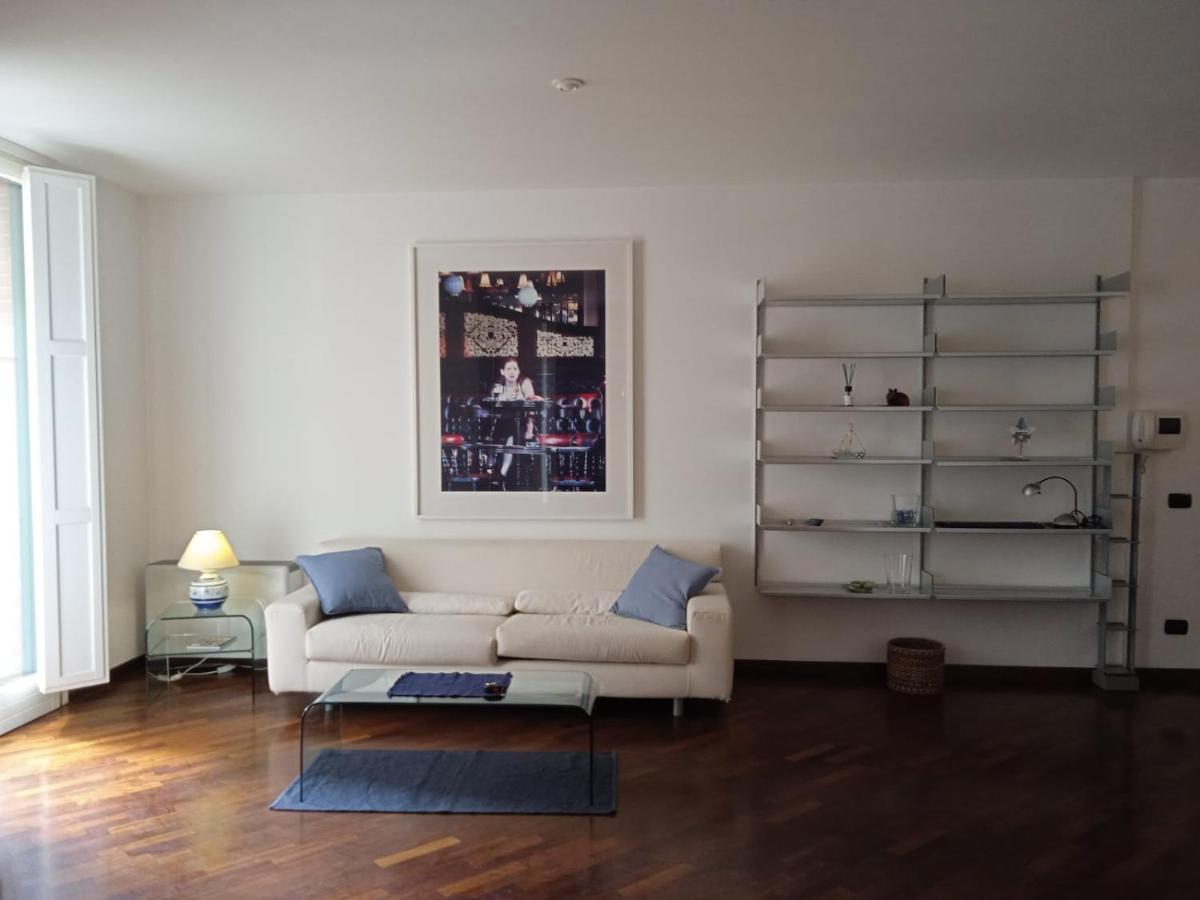 Olimpia Apartment City Center Salerno Bagian luar foto